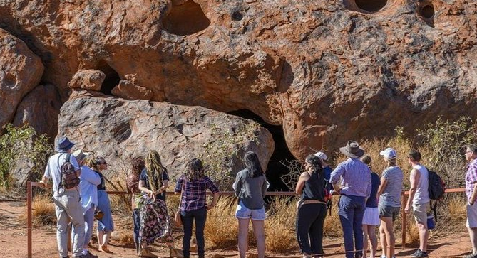 Aboriginal Cultural Tours at Uluru, The Travel A World, thetravelaworld.com